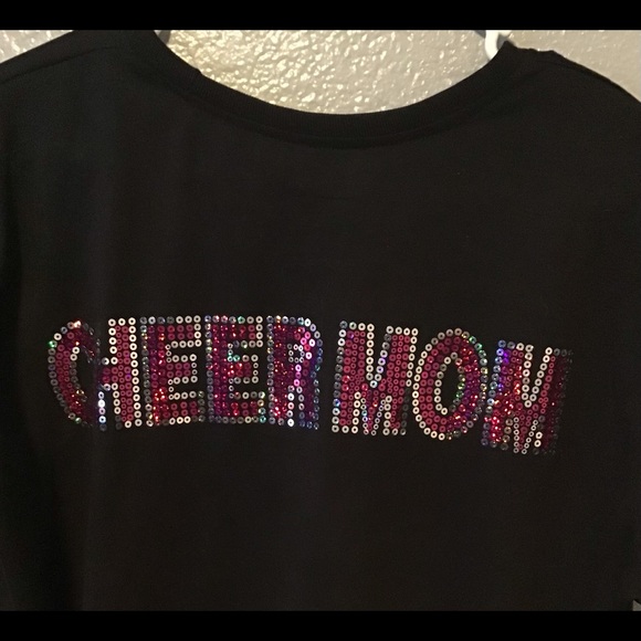 Gildan Cheer Mom  Tee.  🎉 - Picture 4 of 5